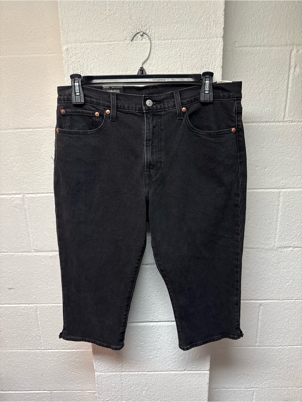 Levi's Black Cropped Ankle Jeans - Women's- Wedge Capri